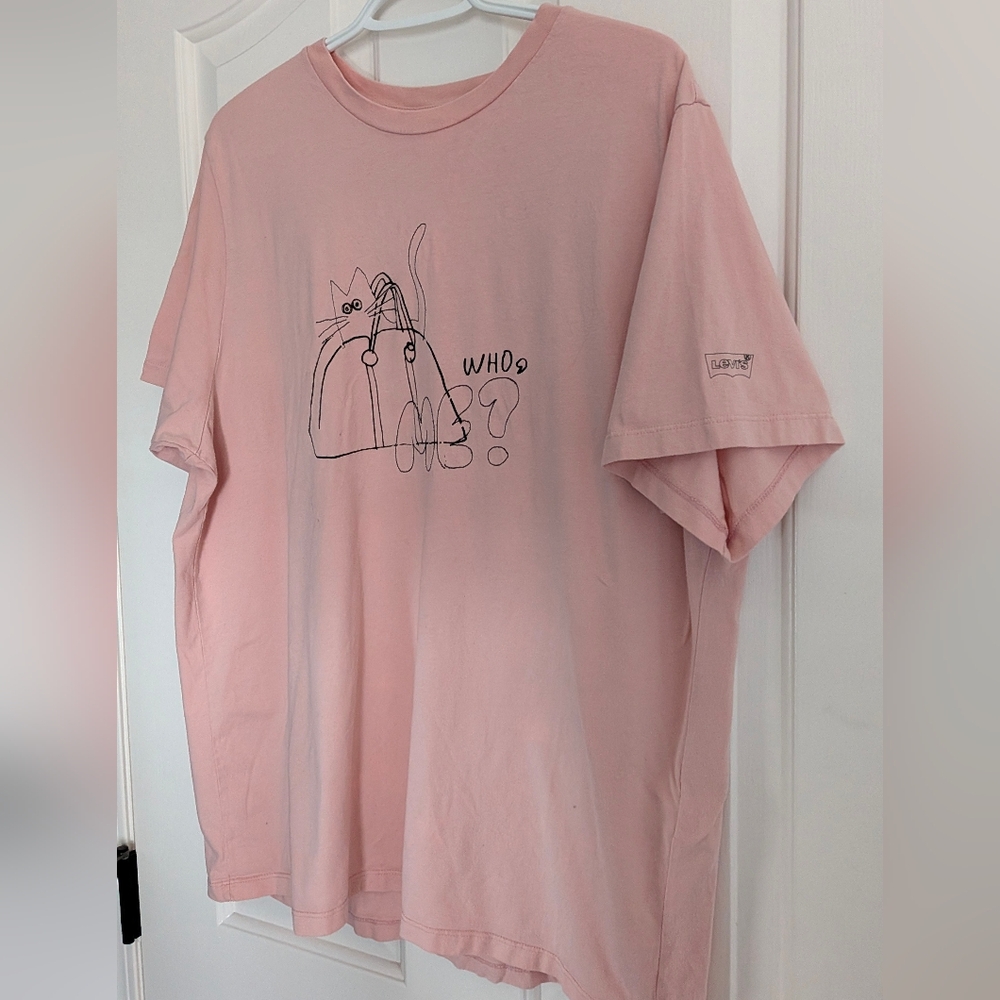 Levi's "Who Me?" Travel Kitty Graphic Tee - XL